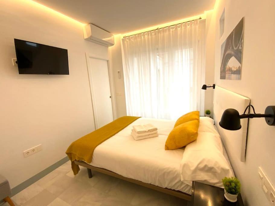 My Home In Triana, Luminoso Y Acogedor Apartamento เซบีญา ภายนอก รูปภาพ