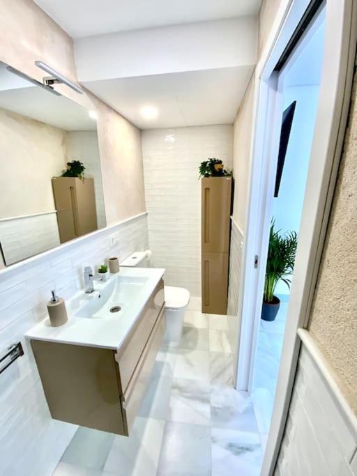 My Home In Triana, Luminoso Y Acogedor Apartamento เซบีญา ภายนอก รูปภาพ