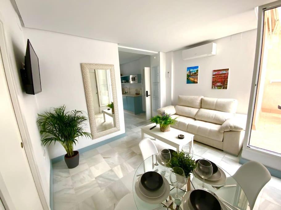 My Home In Triana, Luminoso Y Acogedor Apartamento เซบีญา ภายนอก รูปภาพ