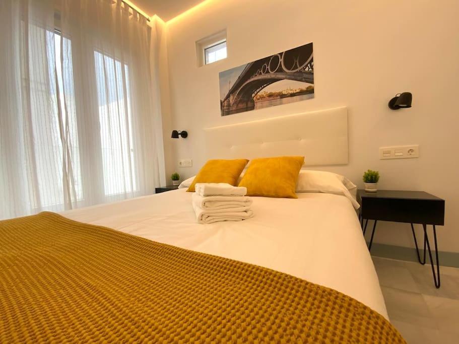 My Home In Triana, Luminoso Y Acogedor Apartamento เซบีญา ภายนอก รูปภาพ